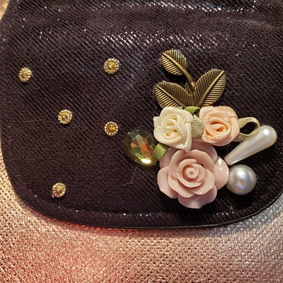 BEAUTIFUL CROSSBODY/WRISTLET EMBELISHED SMALL BAG - Picture 10 of 12